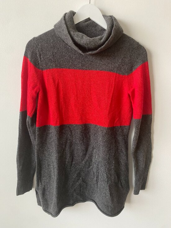 Athleta Sweaters - Athleta Colorblock Turtleneck Sweater Gray Red Size Medium Cozy Knit Tunic‎